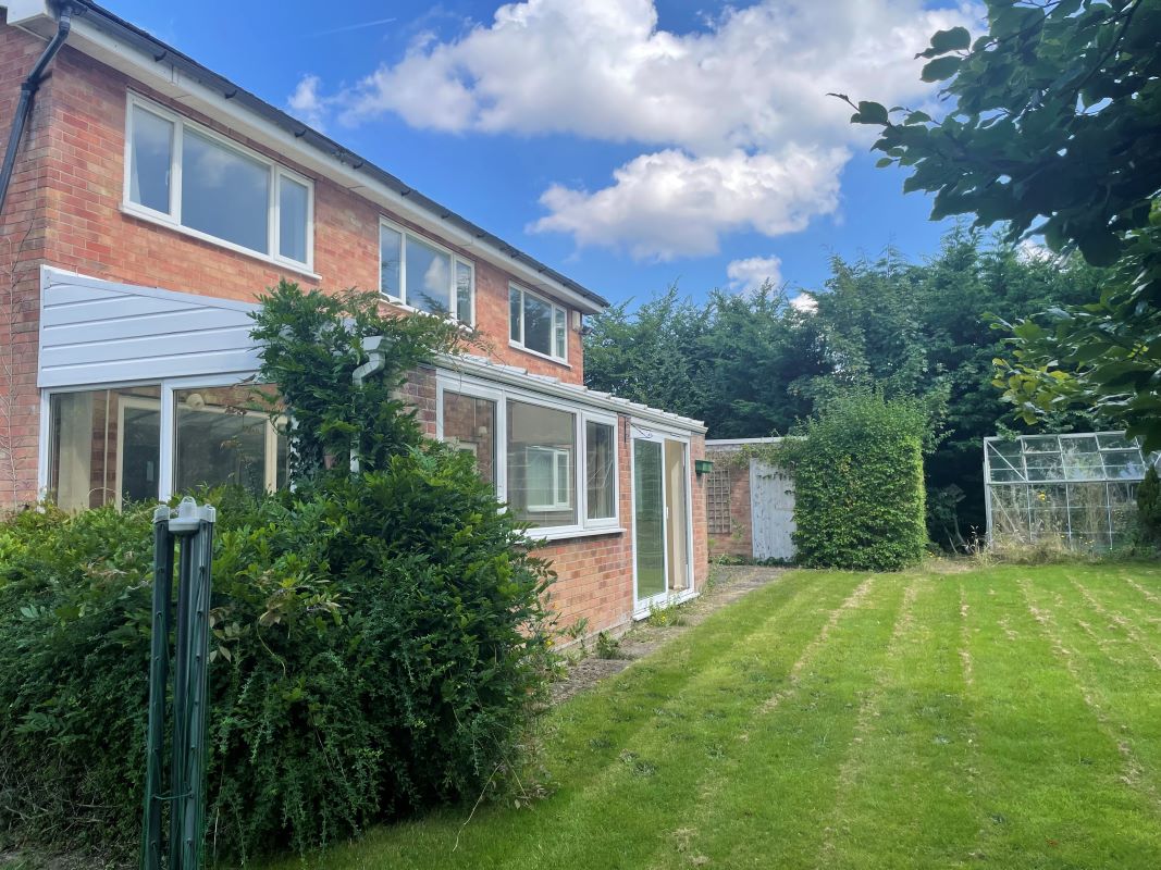 Highbank, 1 Skinners Lane, Wroxham, Norwich, Norfolk, NR12 8SJ