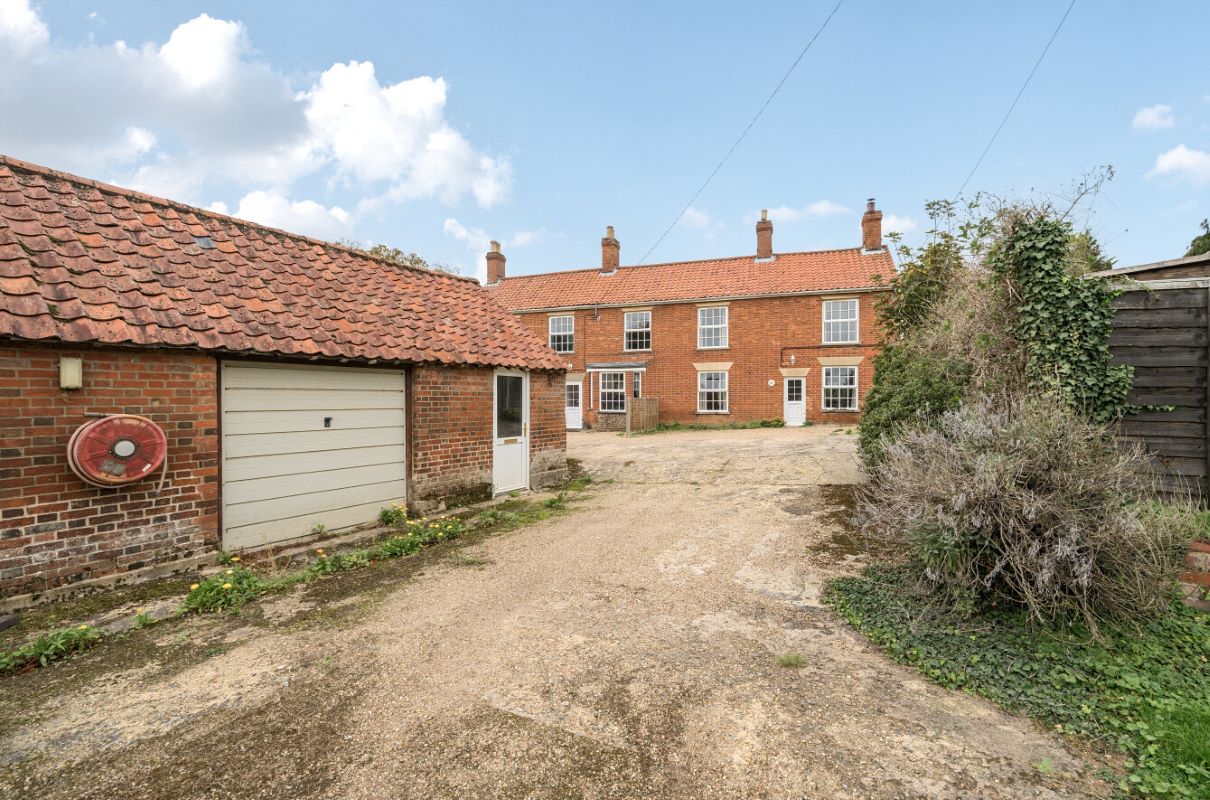 Dunbrewin, The Street, Flordon, Norwich, Norfolk, NR15 1RN