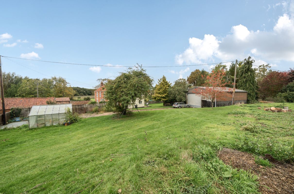 Dunbrewin, The Street, Flordon, Norwich, Norfolk, NR15 1RN