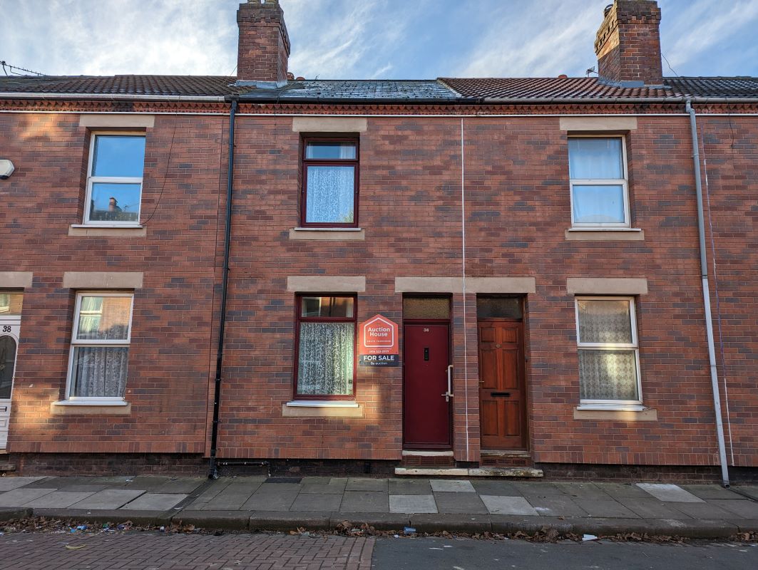Property for Auction in South Yorkshire - 36 Stoneclose Avenue, Doncaster, South Yorkshire, DN4 0BA