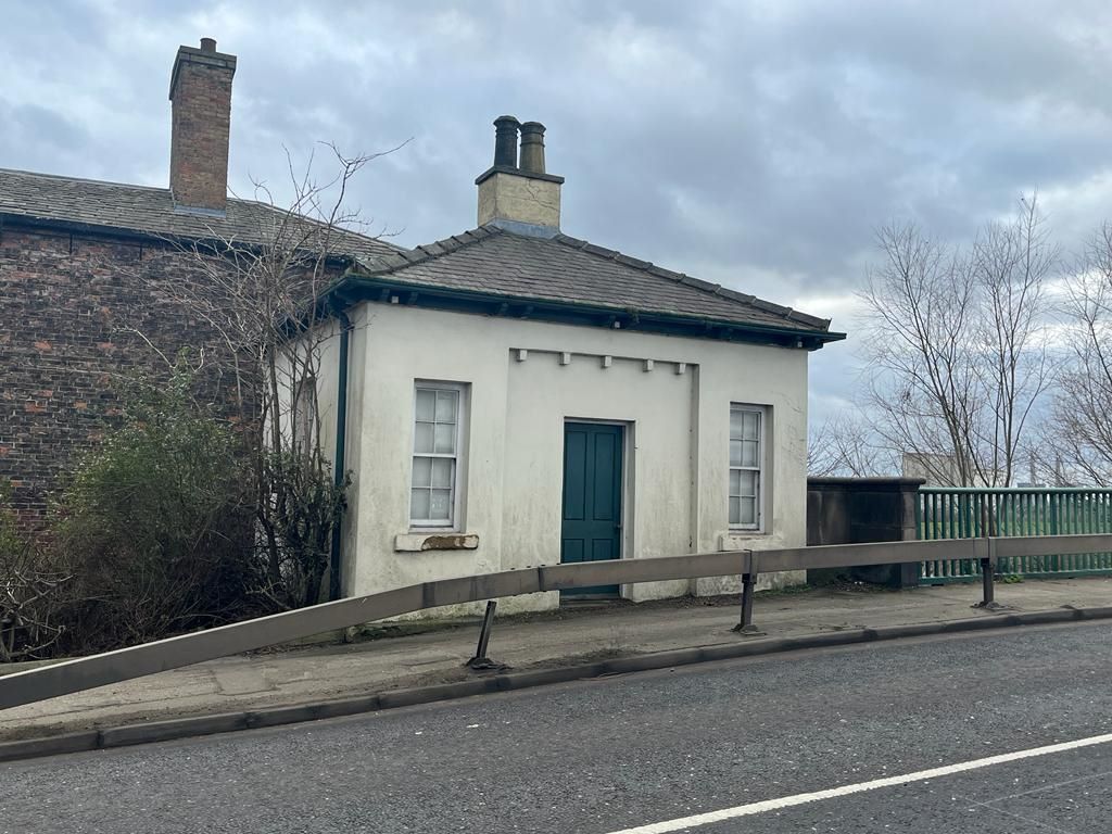 Property for Auction in Lincolnshire - The Southern Toll House Bridge Street, Gainsborough, Lincolnshire, DN21 1LP