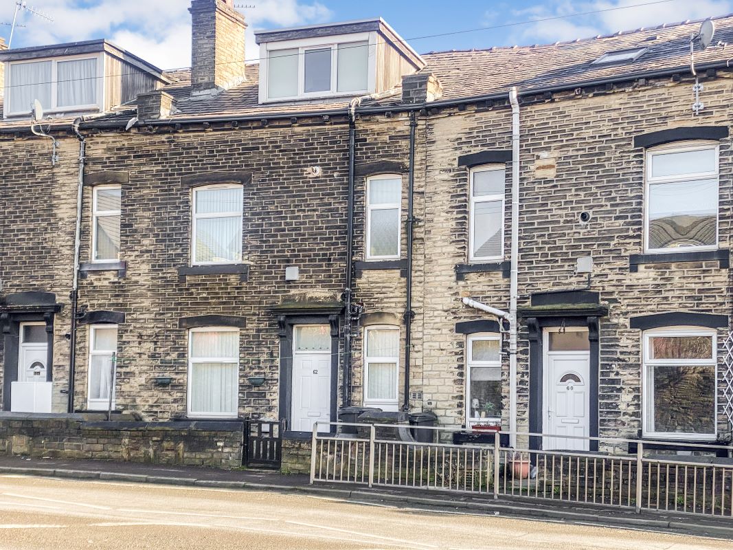 Property for Auction in Lincolnshire - 62 Ovenden Road, Halifax, West Yorkshire, HX3 5PN