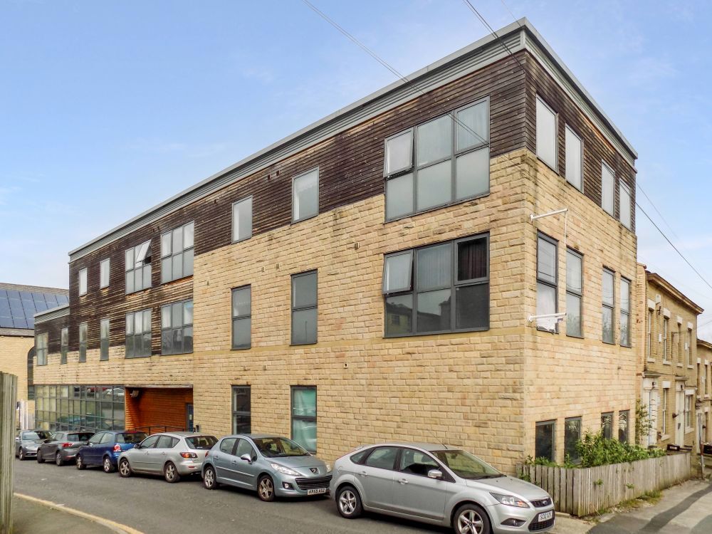 Property for Auction in Lincolnshire - Room 13 Flat 5, 2 Hallgate, Bradford, Bradford, BD1 4NN