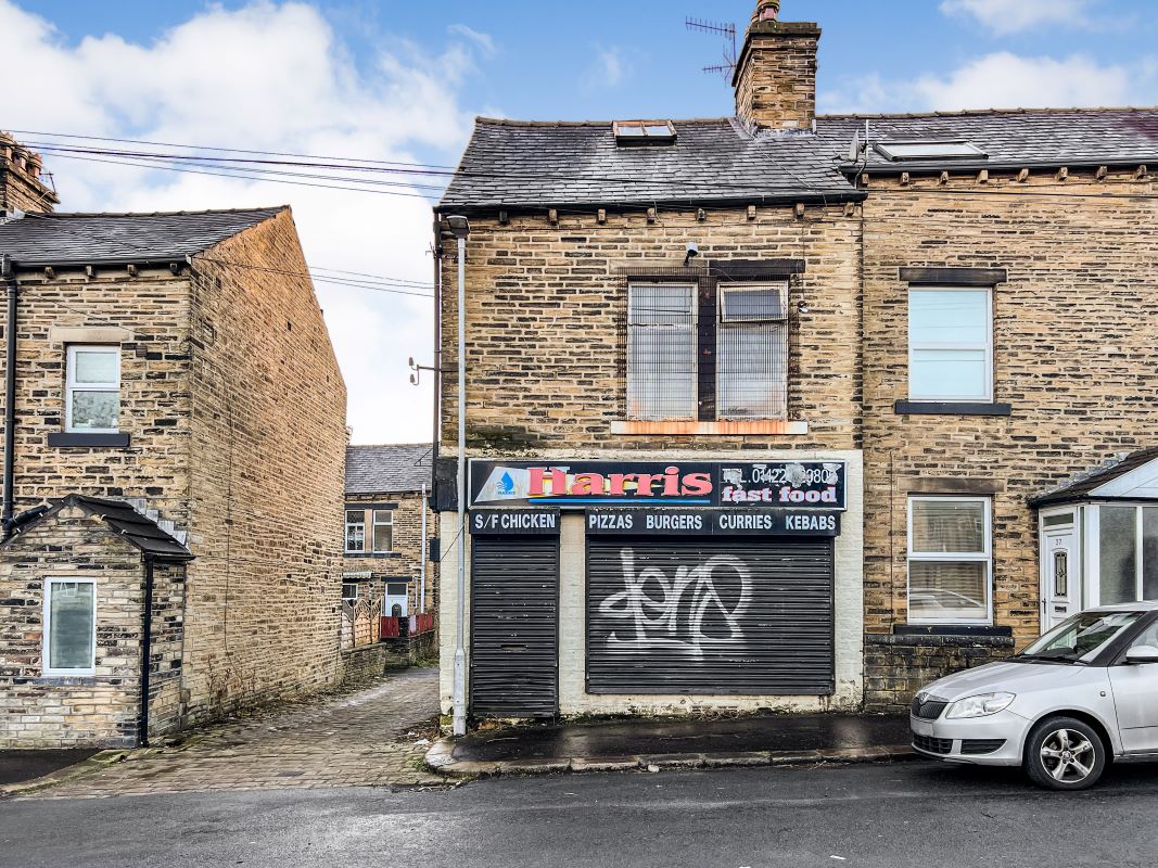 Property for Auction in Lincolnshire - 35 Bath Place, Halifax, West Yorkshire, HX3 6EG