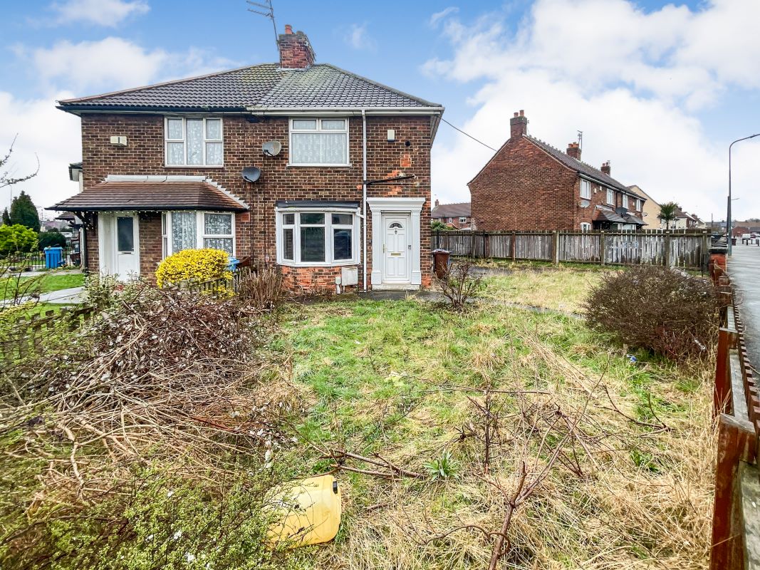 Property for Auction in Lincolnshire - 47 Swanfield Road, Hull, North Humberside, HU9 4PT