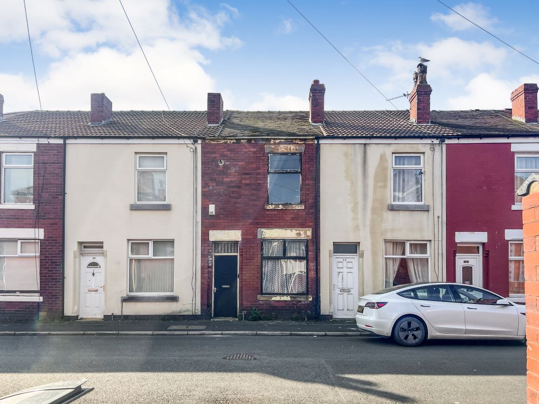 Property for Auction in Lincolnshire - 17 Aintree Road, Blackpool, Lancashire, FY4 3BD