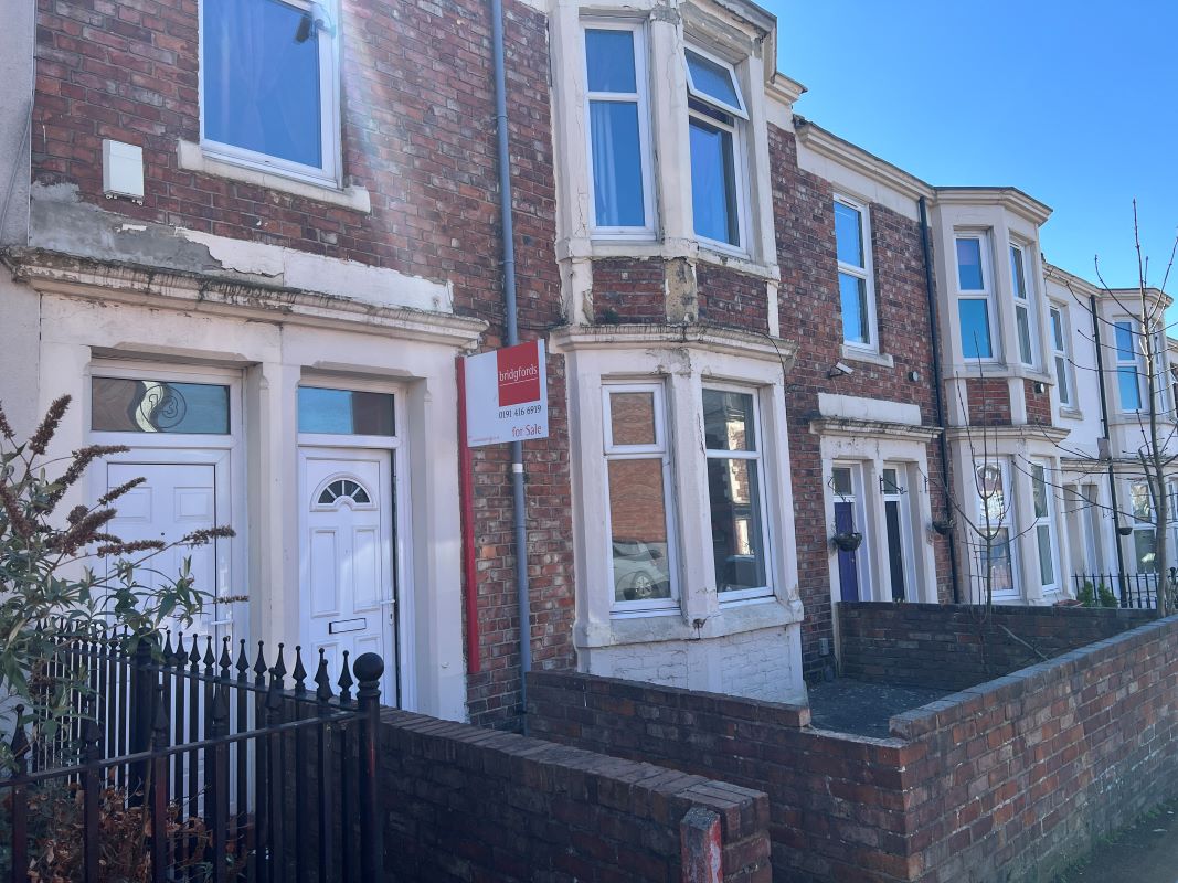 Property for Auction in North East - 15 Stephenson Street, Gateshead, Tyne And Wear, NE8 4XJ