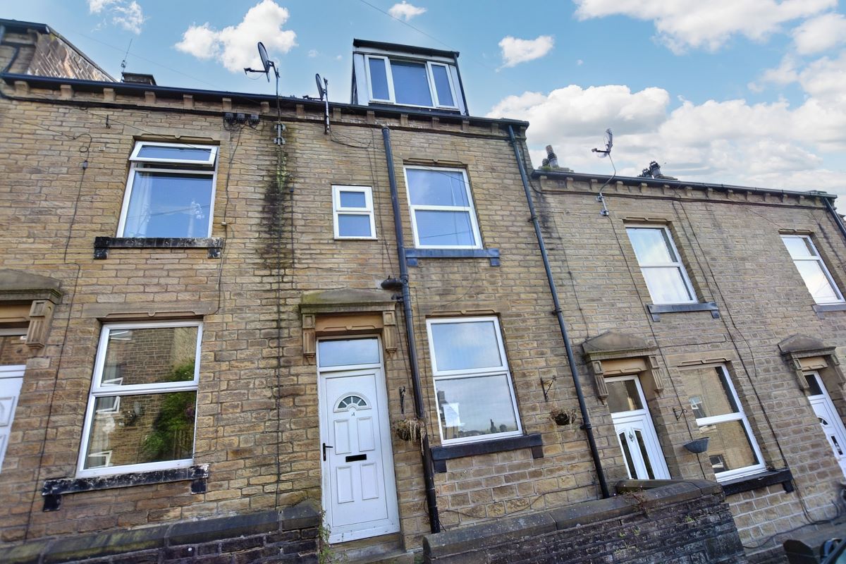 Property for Auction in Manchester - 34 Middle Dean Street, Greetland, Halifax, West Yorkshire, HX4 8DP