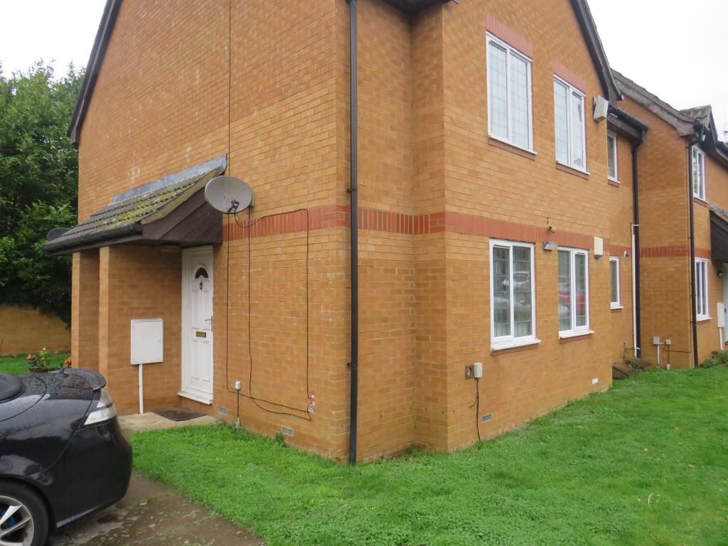 Property for Auction in National - 36 Willow Way, Toddington, Dunstable, Bedfordshire, LU5 6FD