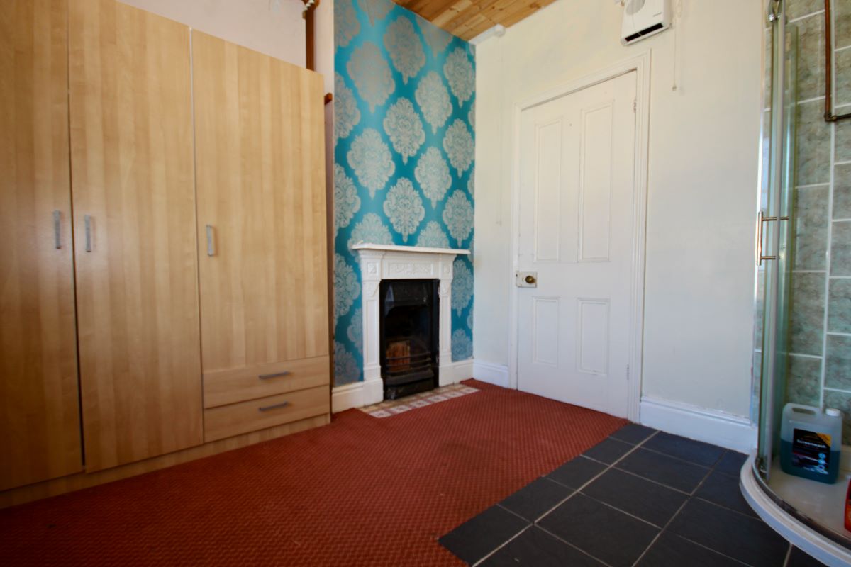 Fairbourne, Gwynedd, LL38 2AZ - Online Auctions