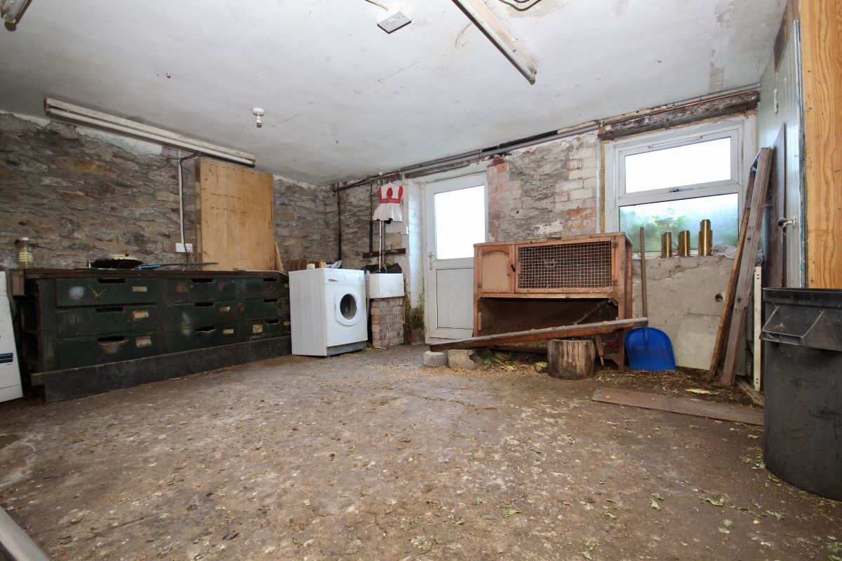 Fairbourne, Gwynedd, LL38 2AZ - Online Auctions