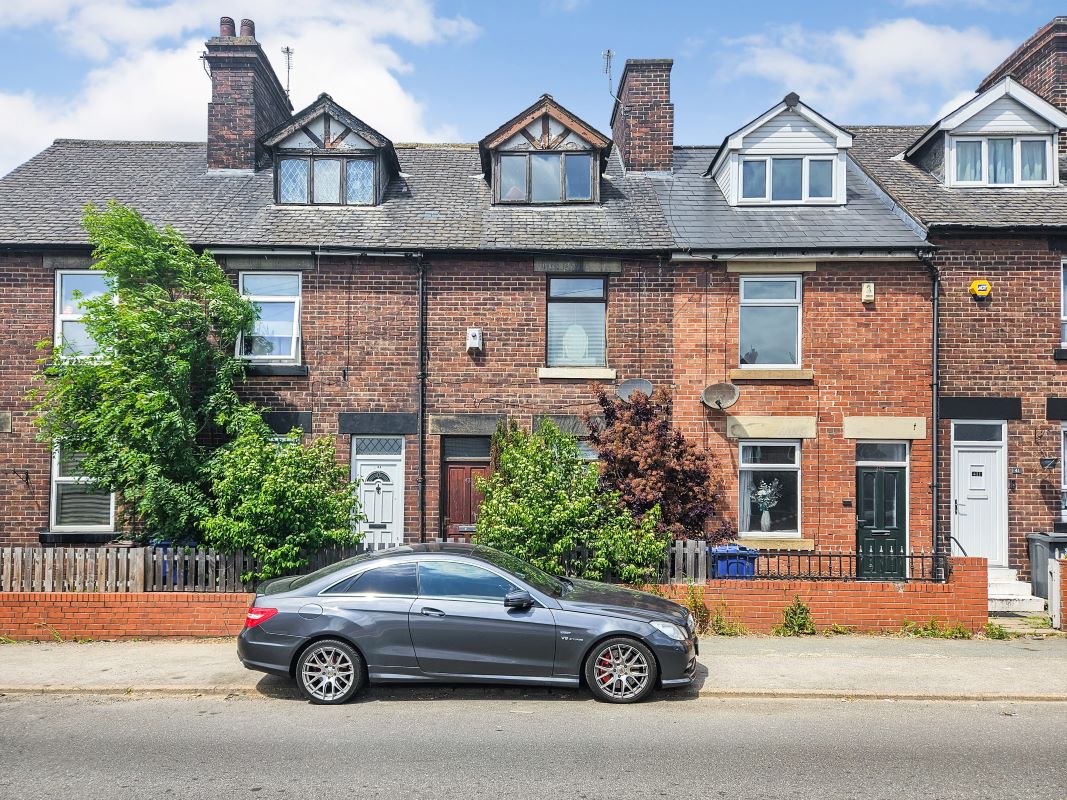Property for Auction in Lincolnshire - 43 Rotherham Road, Little Houghton, Barnsley, South Yorkshire, S72 0EY