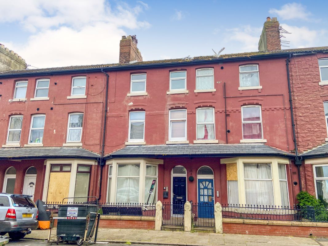 Property for Auction in South Yorkshire - Flat at 8 Balmoral Terrace, Fleetwood, Lancashire, FY7 6HG