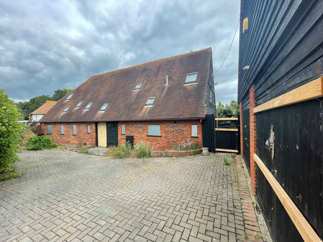 The Barn Foulmead Farm, The Barn Foulmead Farm Sandwich Road, Deal, Kent, CT14 0AS