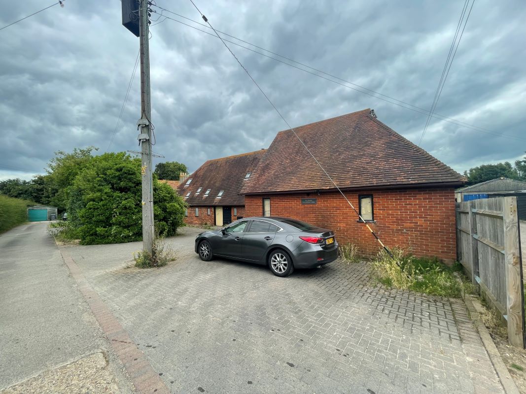 The Barn Foulmead Farm, The Barn Foulmead Farm Sandwich Road, Deal, Kent, CT14 0AS