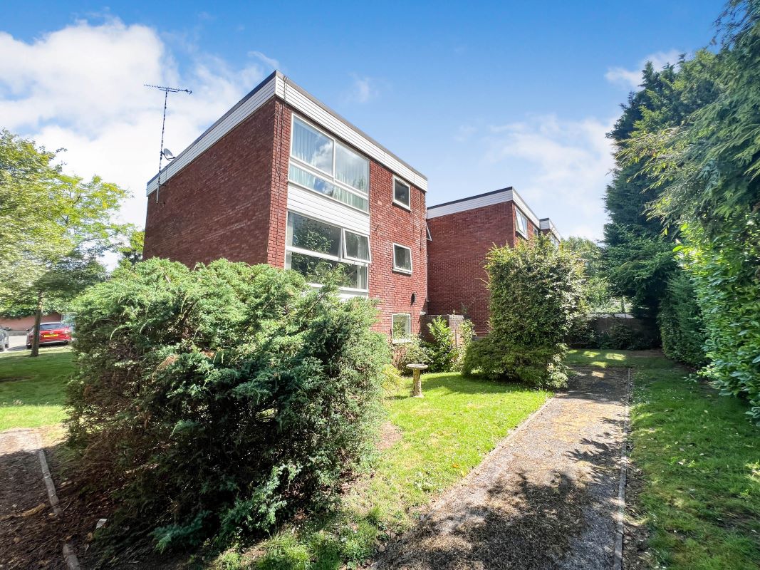 Property for Auction in Coventry & Warwickshire - 18 Adare Drive, Coventry, West Midlands, CV3 6AD