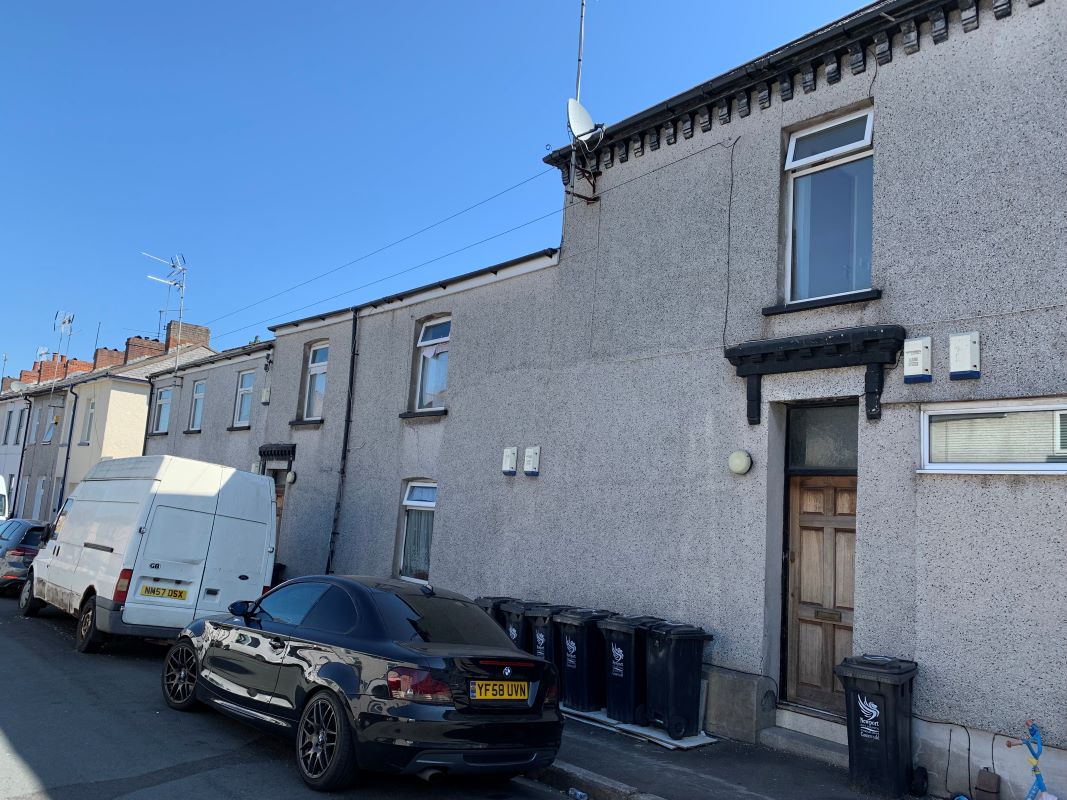 Property for Auction in Wales - Flat 2 Dean Court, Newport, Gwent, NP19 7EL