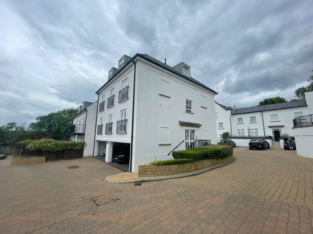 Property for Auction in London - 9 King Henry Mews, Harrow, Middlesex, HA2 0JF