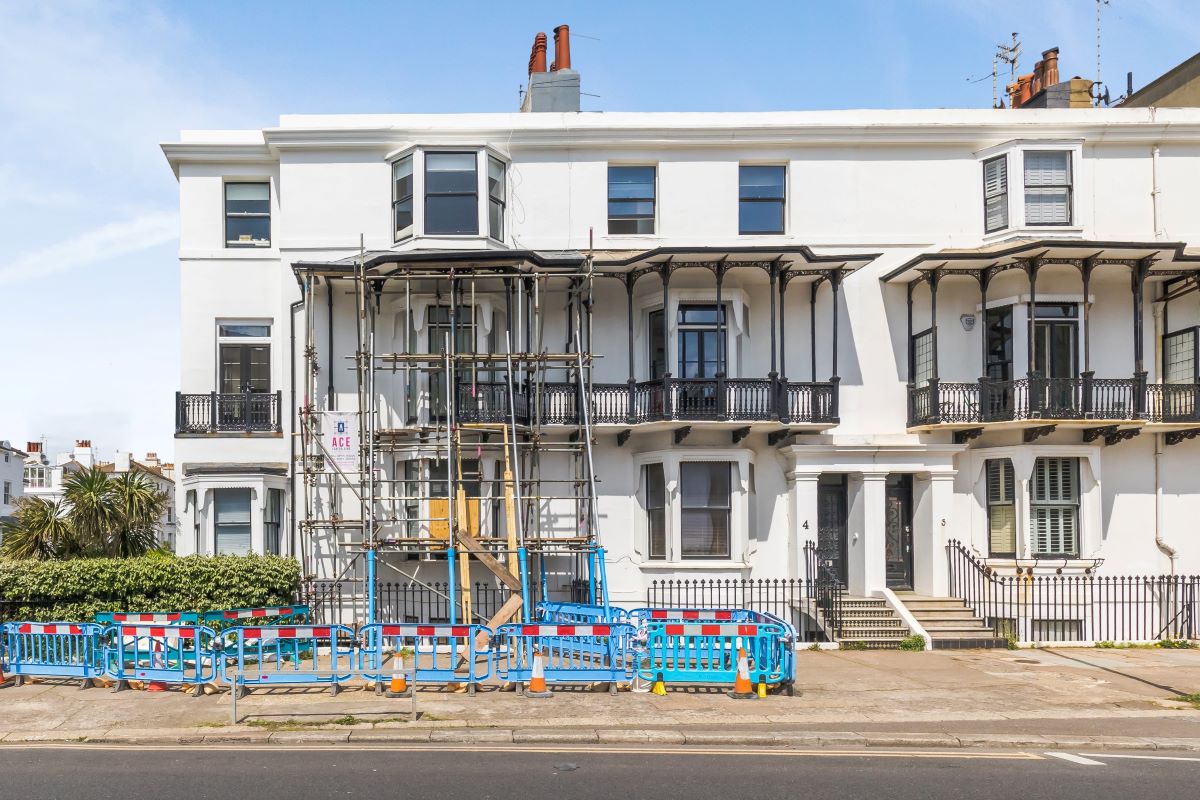 Property for Auction in Sussex & Hampshire - Basement Flat, 5 St. Catherines Terrace, Hove, East Sussex, BN3 2RR