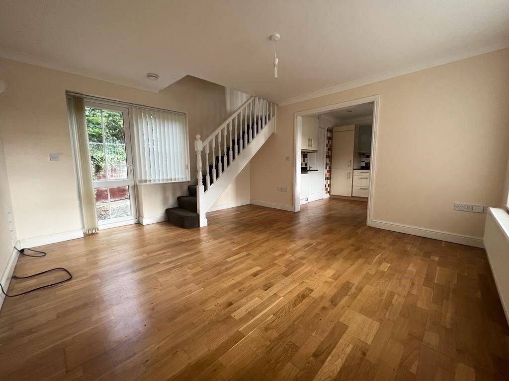 Property for Auction in Coventry & Warwickshire - 5 Charlotte Close Bucks Hill, Nuneaton, Warwickshire, CV10 9LJ