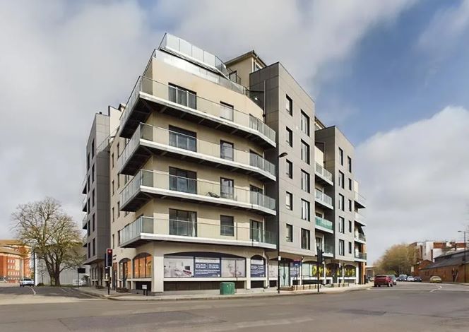 Property for Auction in Sussex & Hampshire - E701 Royal Crescent Apartments, 1 Royal Crescent Road, Southampton, Hampshire, SO14 3AF
