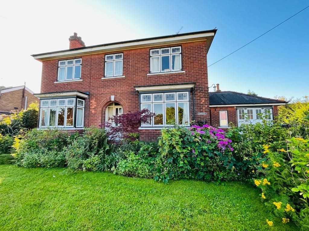 Property for Auction in Lincolnshire - 30 High Street, Blyton, Gainsborough, Lincolnshire, DN21 3JY