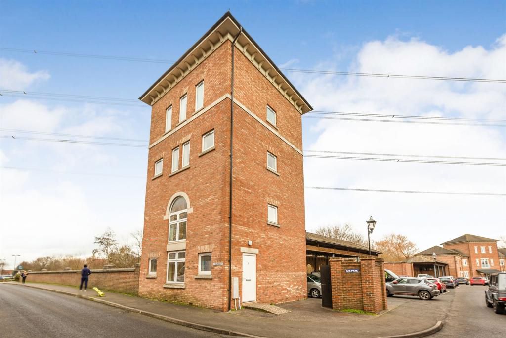 Property for Auction in National - 1 Trenchard Street, Aylesbury, Buckinghamshire, HP19 7AA