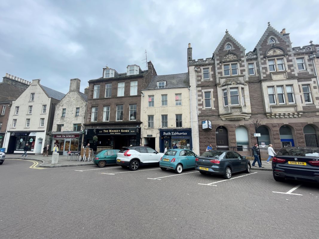 Property for Auction in Scotland - 97H High Street, Montrose, Angus, DD10 8QR