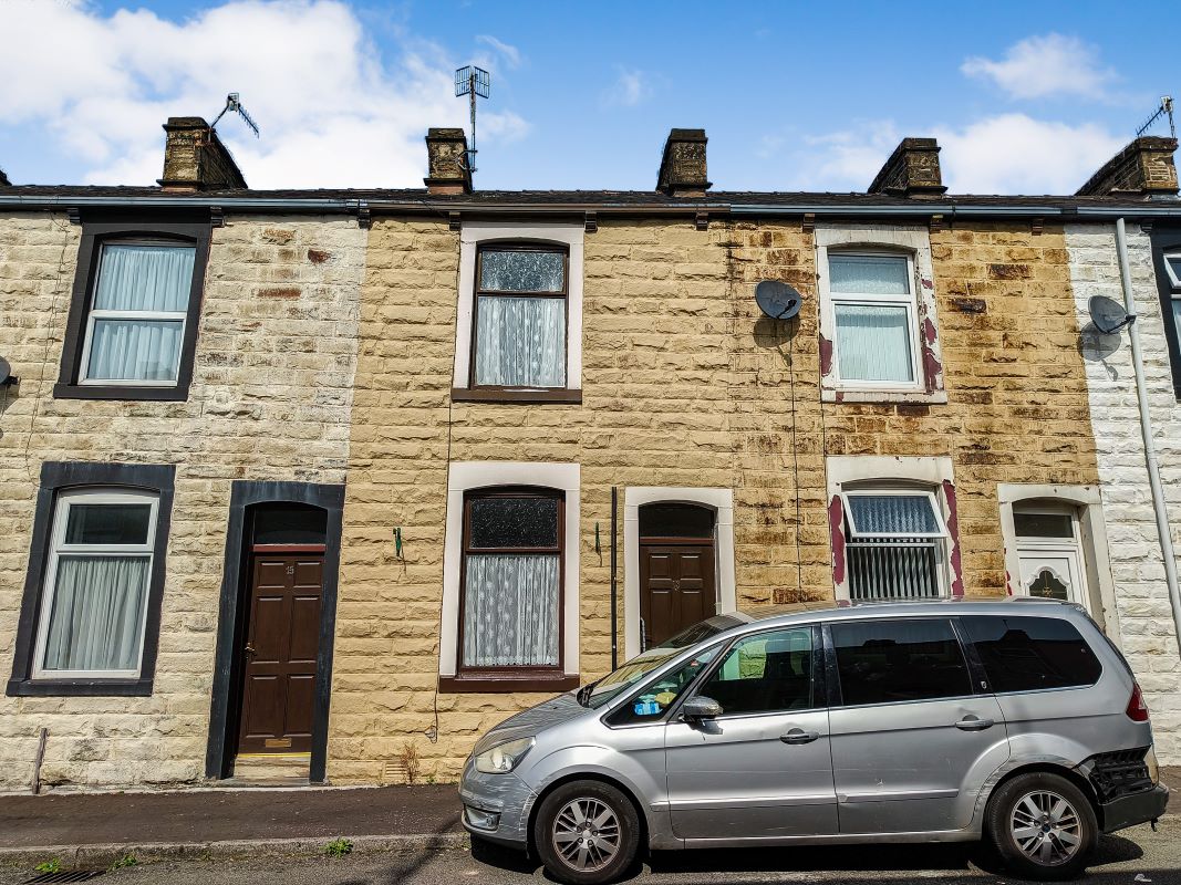 Property for Auction in Lincolnshire - 13 Saxon Street, Burnley, Lancashire, BB10 1AE
