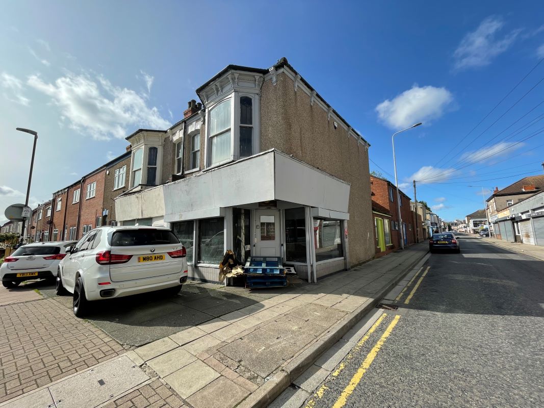 Property for Auction in Lincolnshire - 2 Edward Street, Grimsby, South Humberside, DN32 9HJ