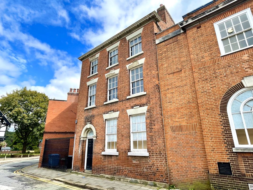 Property for Auction in North West - 13B High Street, Congleton, Cheshire, CW12 1BN