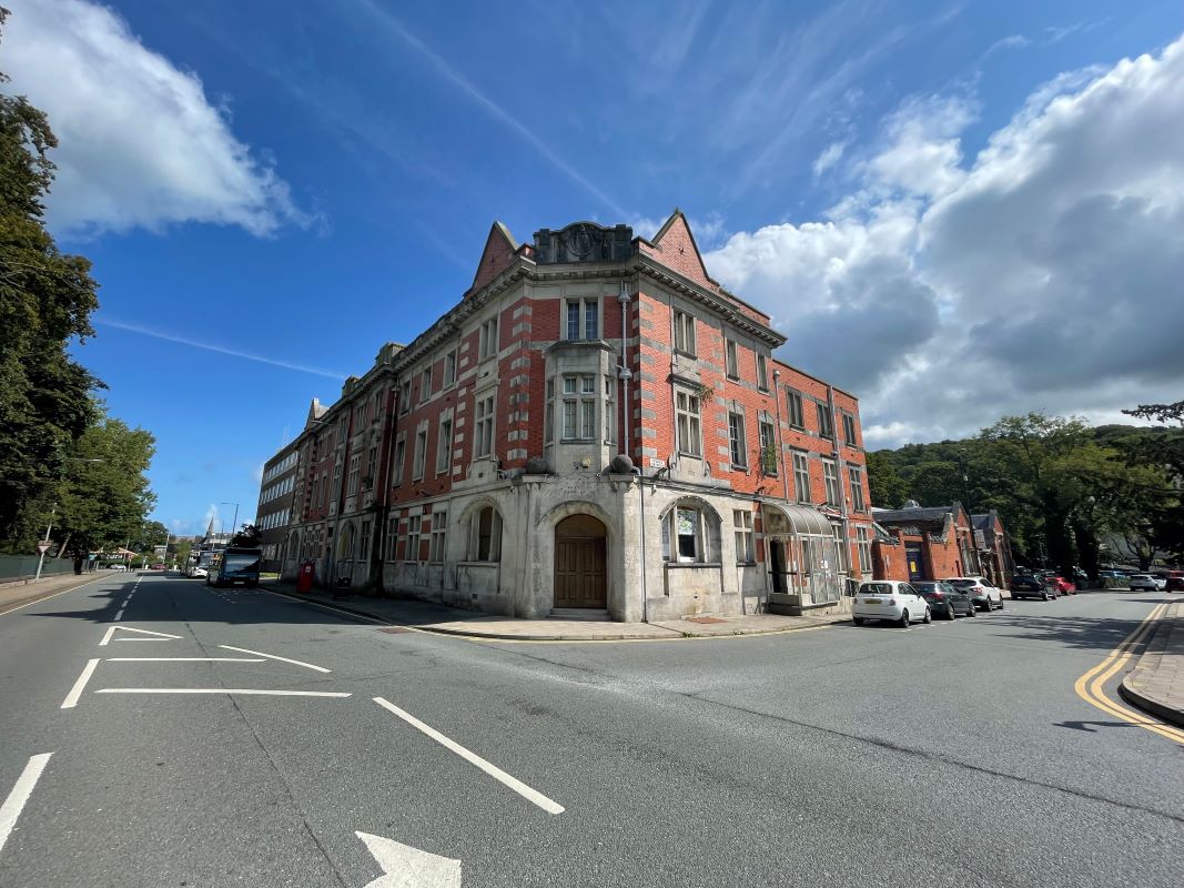 Property for Auction in Wales - 60 Deiniol Road, Bangor, Gwynedd, LL57 1AA