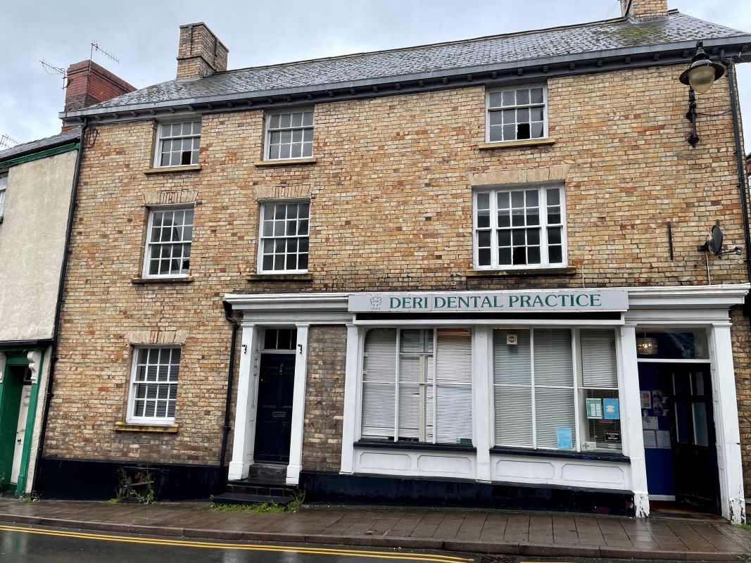 Old Bank House, Bridge Street, Welshpool, Powys, SY21 0RZ Online Auctions