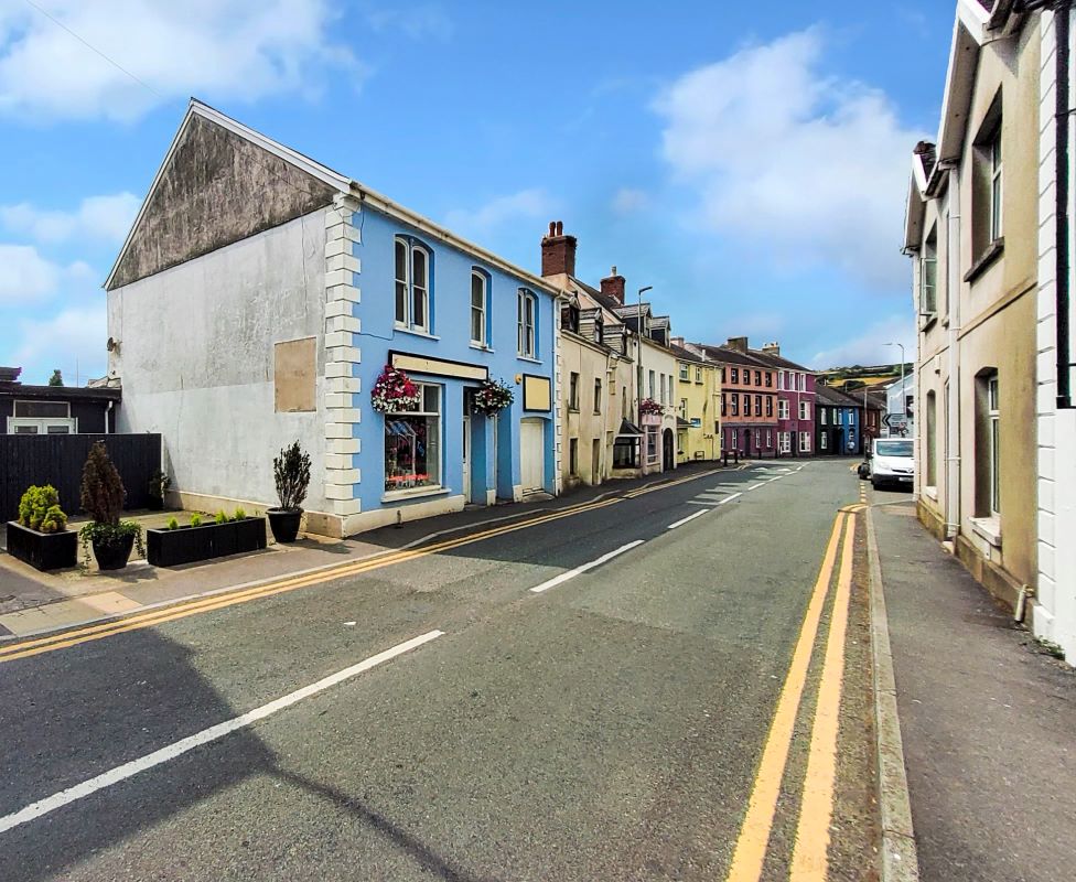 9 Forde Court 10 Causeway Street, Kidwelly, Dyfed