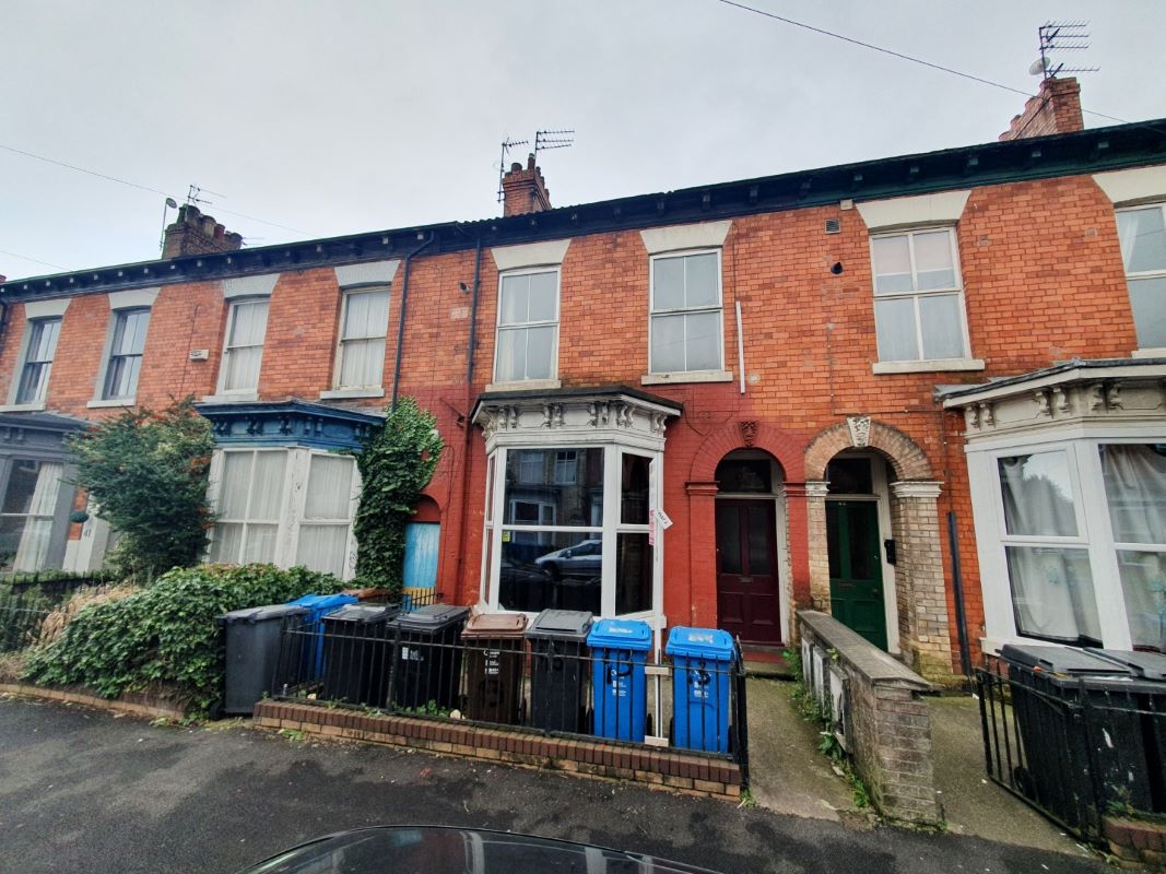 Property for Auction in Hull & East Yorkshire - Flat 3, 43 Louis Street, Kingston upon Hull, City of Kingston upon Hull, HU3 1LZ