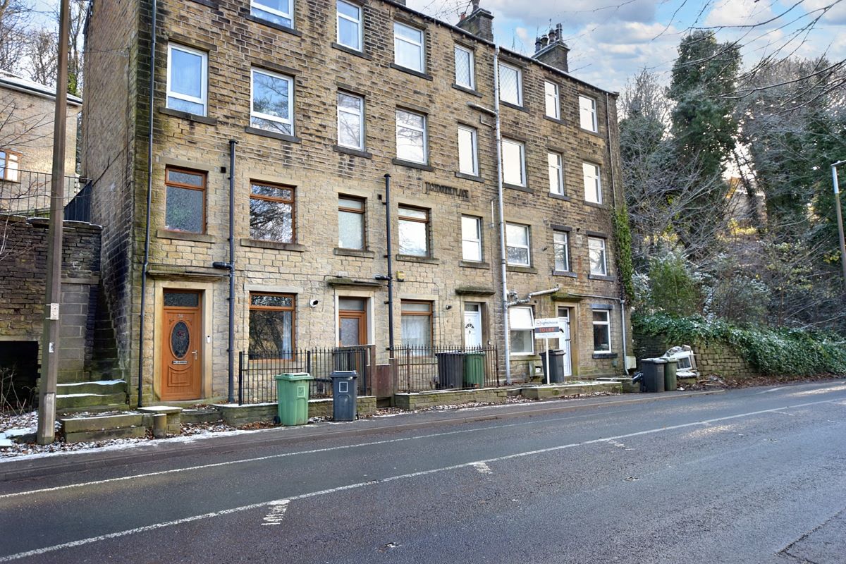 30 Wood End, Berry Brow, Huddersfield, West Yorkshire