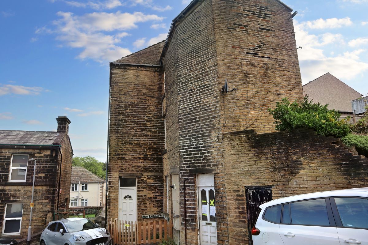 Property for Auction in Lincolnshire - 1A Wood View Terrace, Keighley, West Yorkshire, BD21 5BE