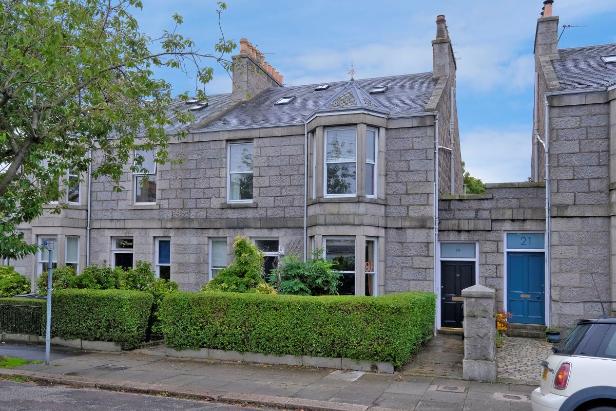 Property for Auction in Scotland - 19 Beaconsfield Place, Aberdeen, Aberdeenshire, AB15 4AB