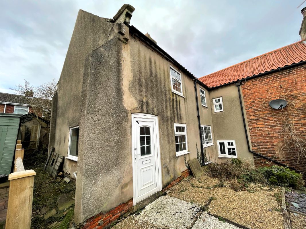 Property for Auction in Nottinghamshire & Derby - 3 Lawson Square Blyth, Worksop, Nottinghamshire, S81 8EG