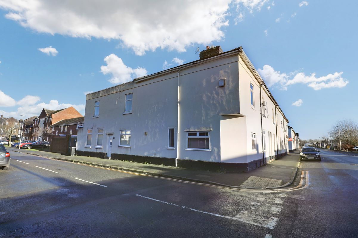 Property for Auction in South Yorkshire - 1 Luton Street, Widnes, Cheshire, WA8 7SJ