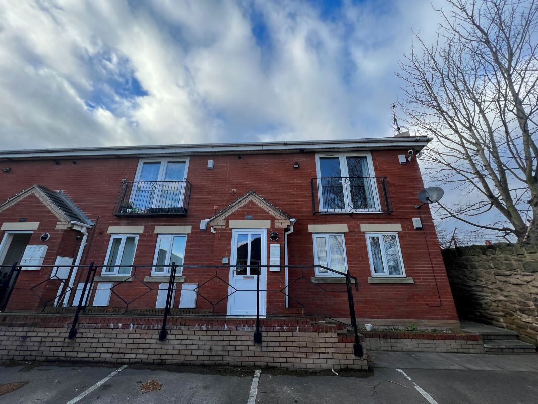 Property for Auction in South Yorkshire - 10 Rockingham Court Belgrave Road, Barnsley, South Yorkshire, S71 1HL