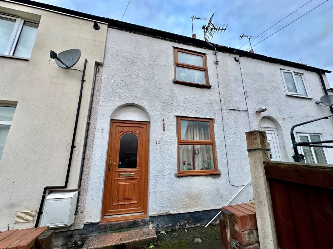 Property for Auction in Cheshire, Staffordshire & Shropshire - 12 Stone Row Connah&apos;s Quay, Deeside, Clwyd, CH5 4DY
