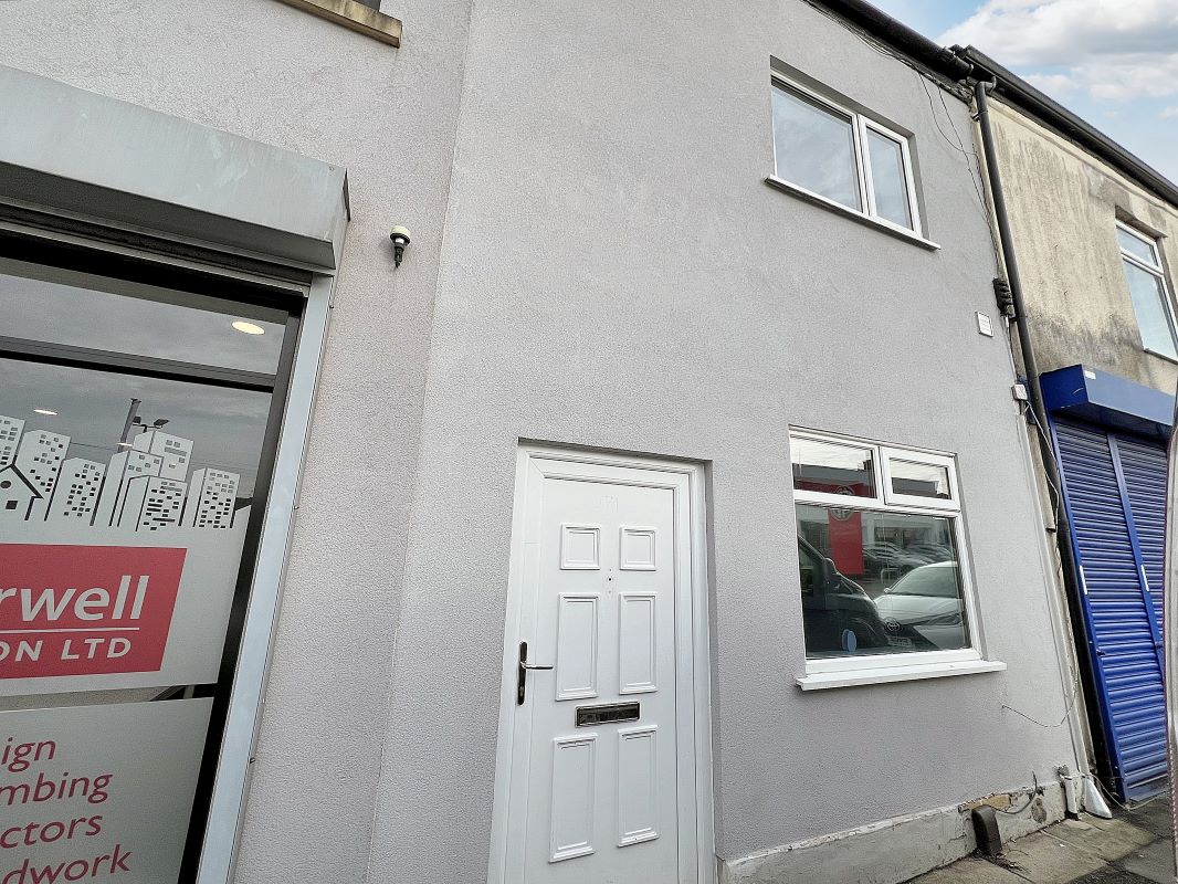 271 Market Street, Hyde, Cheshire, SK14 1HE