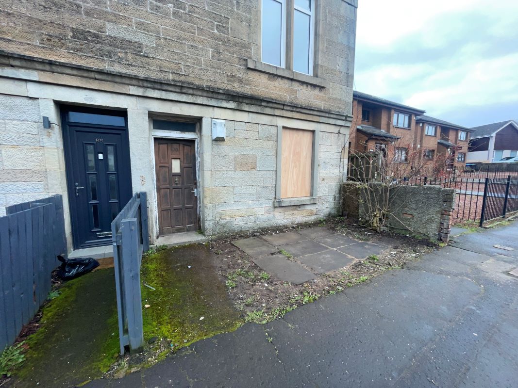 Property for Auction in Scotland - 70 Hareleeshill Road, Larkhall, Lanarkshire, ML9 2RB