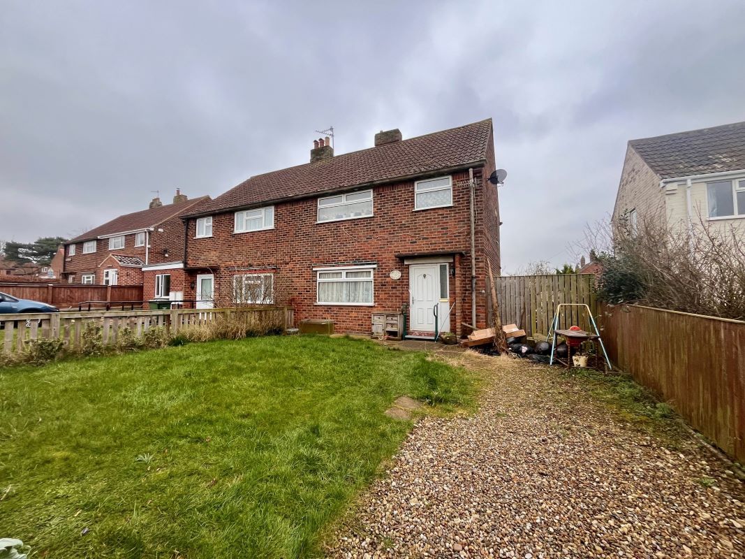 Property for Auction in North East - 48 Holme Hill, Eastfield, Scarborough, North Yorkshire, YO11 3LF