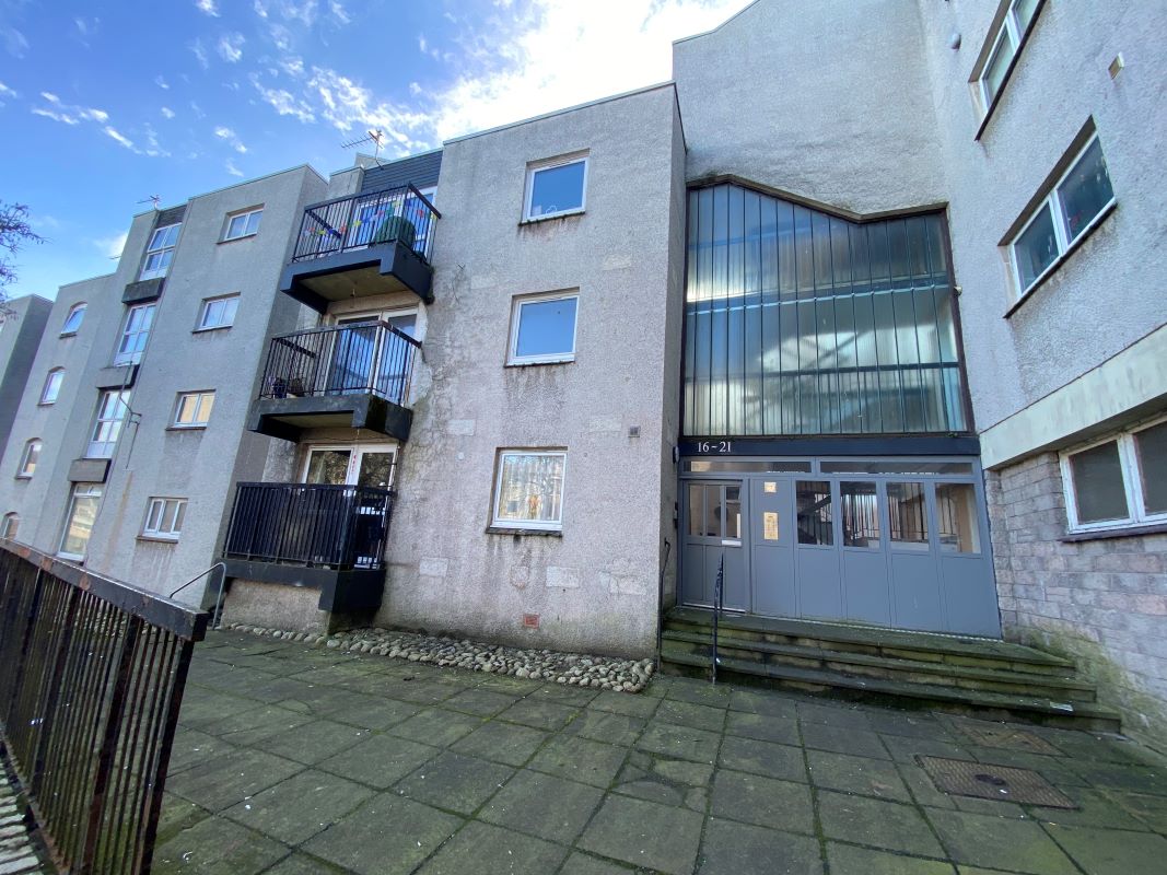 Property for Auction in Scotland - 17 Blackfriars Walk, Ayr, Ayrshire, KA7 1TT