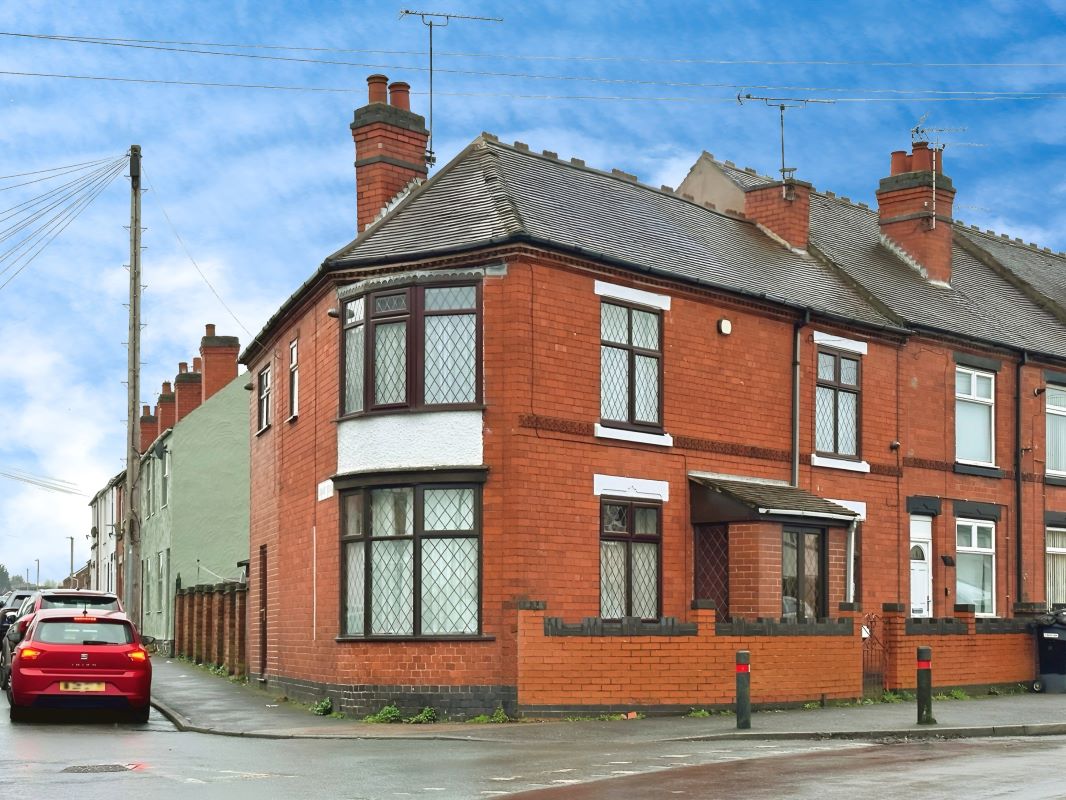 Property for Auction in Coventry & Warwickshire - 76 Tomkinson Road, Nuneaton, Warwickshire, CV10 8BN