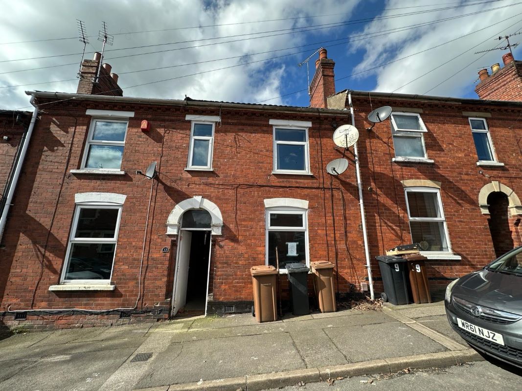 Property for Auction in Lincolnshire - 11 Toronto Street, Lincoln, Lincolnshire, LN2 5NN