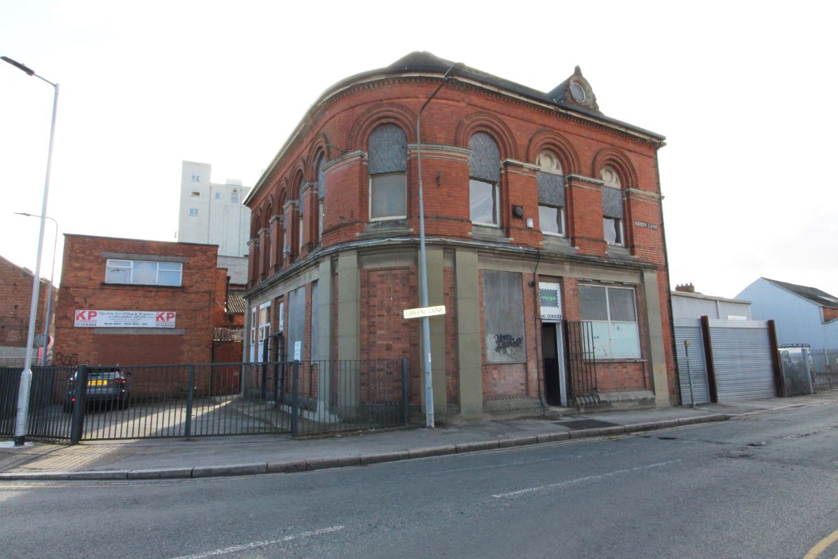 Property for Auction in Hull & East Yorkshire - 1 Green Lane, Wincolmlee, Hull, East Yorkshire, HU2 0HG