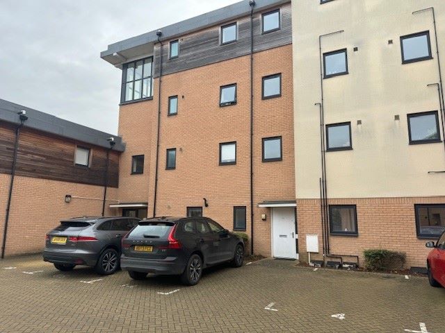 Property for Auction in East Anglia - 14 Chieftain Way, Cambridge, Cambridgeshire, CB4 2WR